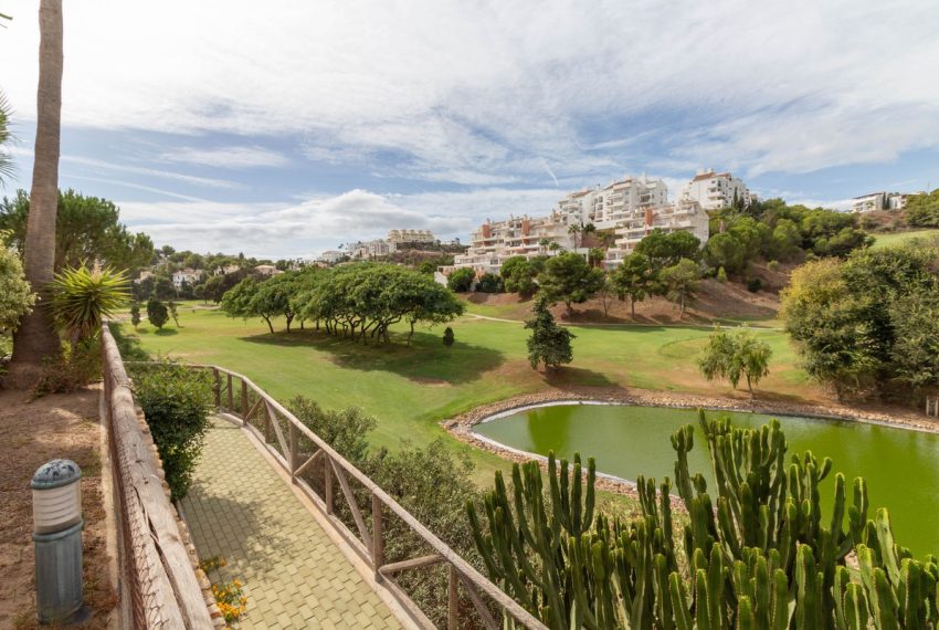 R4825468-Villa-For-Sale-Miraflores-Semi-Detached-5-Beds-369-Built-1