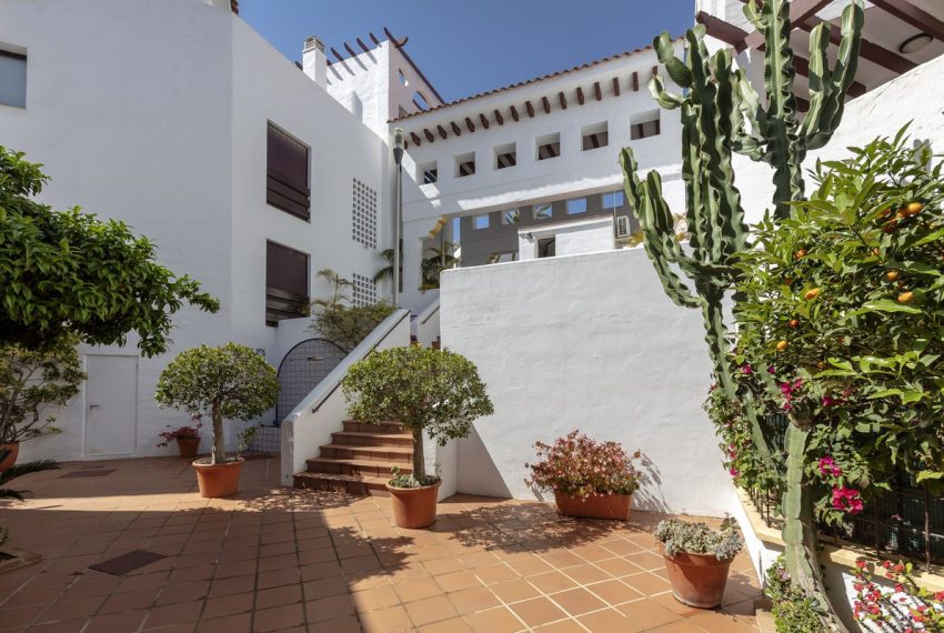 R4841779-Apartment-For-Sale-Nueva-Andalucia-Ground-Floor-3-Beds-117-Built-9