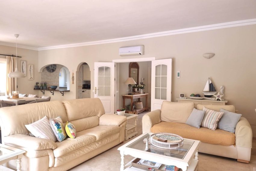 R4845688-Villa-For-Sale-Marbella-Detached-4-Beds-235-Built-1