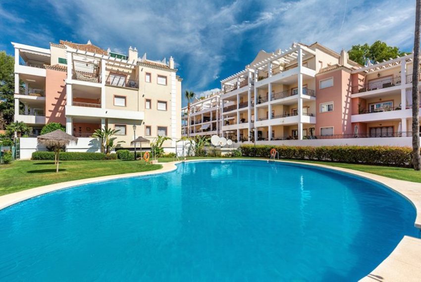 R4847239-Apartment-For-Sale-Nueva-Andalucia-Middle-Floor-3-Beds-131-Built