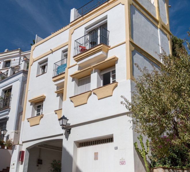 R4850074-Image 1-Terraced - 3 Beds - 167 Built