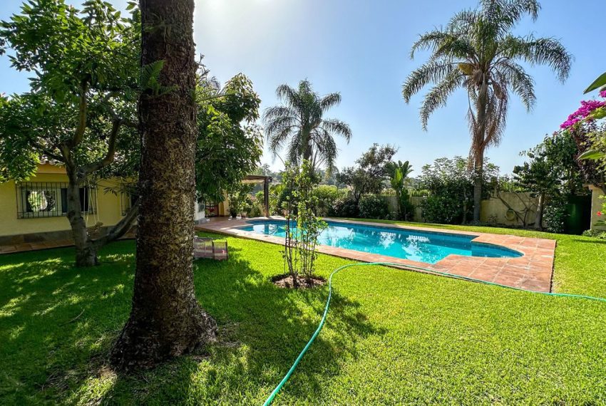 R4853791-Villa-For-Sale-Estepona-Detached-4-Beds-528-Built-3