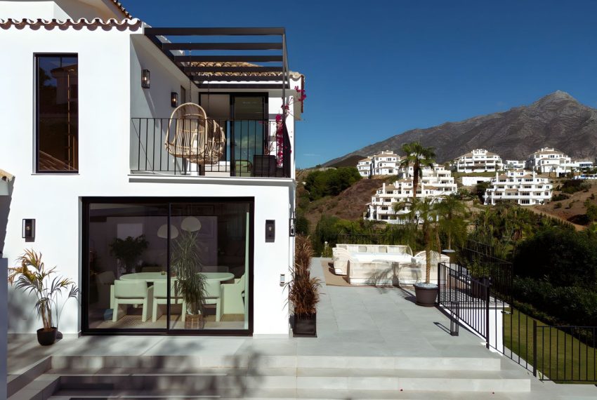 R4857994-Villa-For-Sale-Nueva-Andalucia-Detached-5-Beds-283-Built-17