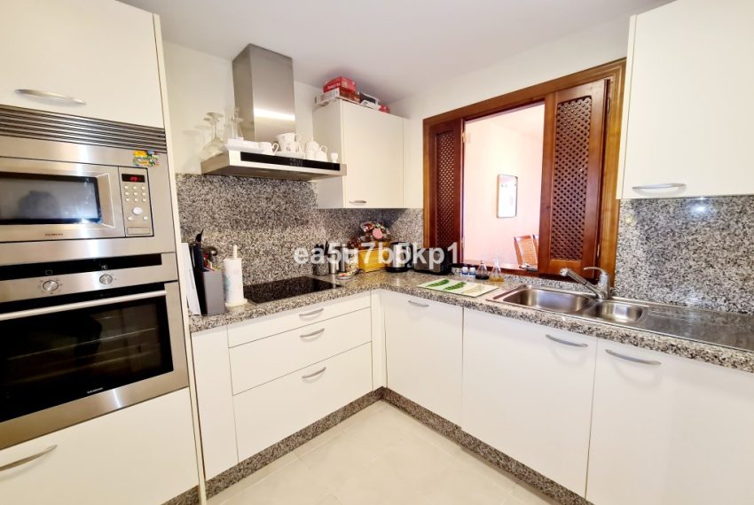 R4860943-Apartment-For-Sale-New-Golden-Mile-Penthouse-2-Beds-150-Built-4