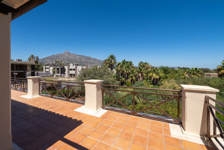 R4862368-Villa-For-Sale-Nueva-Andalucia-Detached-6-Beds-555-Built-4