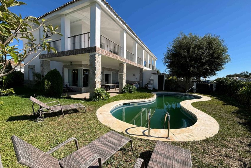 R4867381-Villa-For-Sale-La-Mairena-Semi-Detached-5-Beds-387-Built