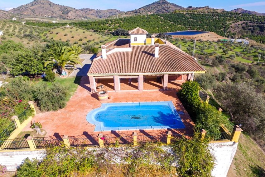 R2822033-Villa-For-Sale-Coin-Finca-5-Beds-517-Built-1