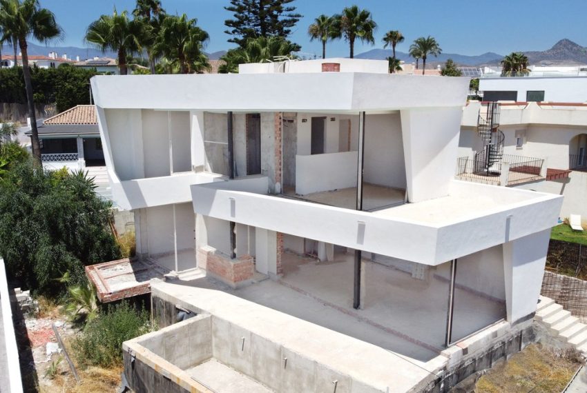 R3684929-Villa-For-Sale-New-Golden-Mile-Detached-3-Beds-317-Built