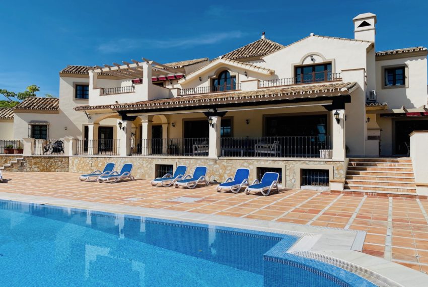 R3739750-Villa-For-Sale-Cancelada-Detached-9-Beds-760-Built-2