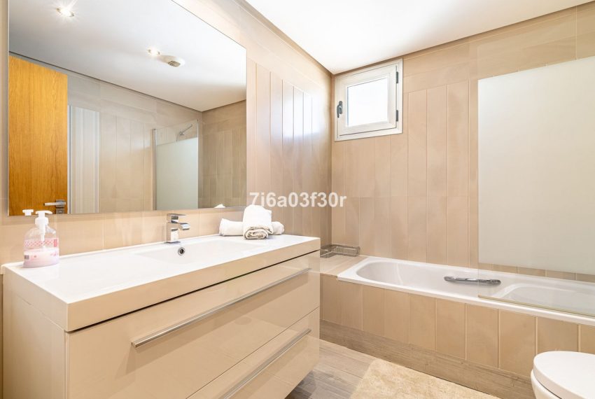 R3892858-Apartment-For-Sale-San-Pedro-de-Alcantara-Penthouse-3-Beds-112-Built-12