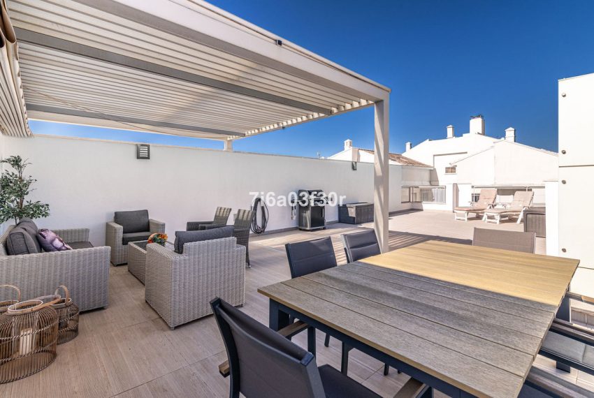 R3892858-Apartment-For-Sale-San-Pedro-de-Alcantara-Penthouse-3-Beds-112-Built