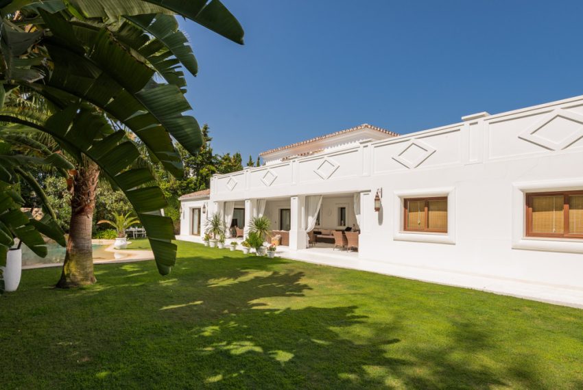 R3903235-Villa-For-Sale-Atalaya-Detached-5-Beds-292-Built-2