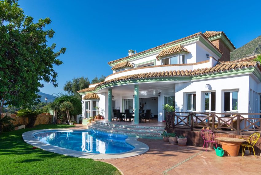 R4100542-Villa-For-Sale-Istan-Detached-4-Beds-560-Built-3