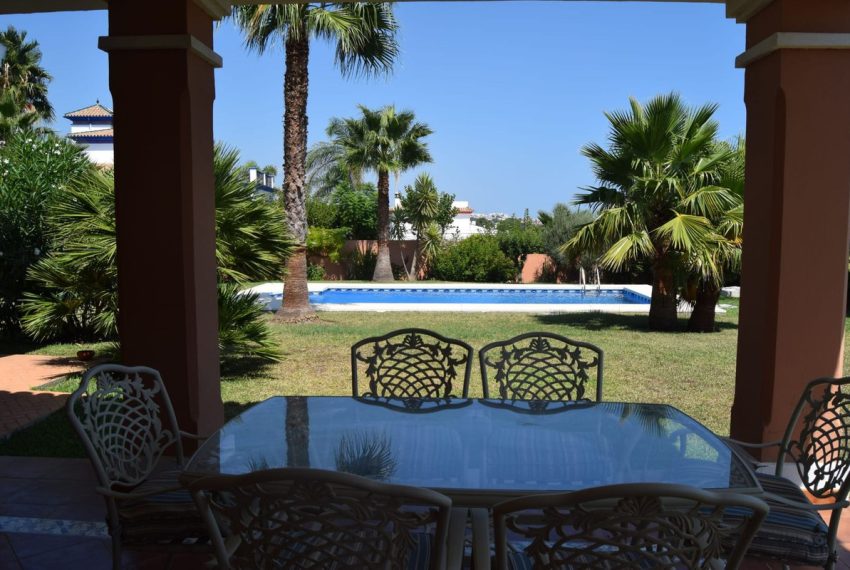 R4109128-Villa-For-Sale-Estepona-Detached-4-Beds-455-Built-2