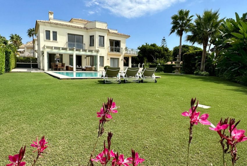 R4178146-Villa-For-Sale-Marbella-Detached-5-Beds-478-Built