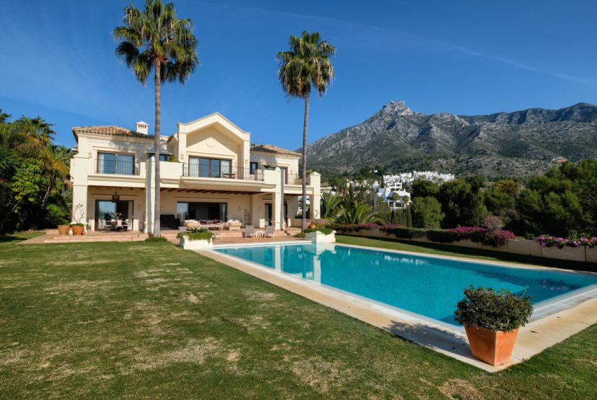 R4188226-Villa-For-Sale-Marbella-Detached-5-Beds-1022-Built-8