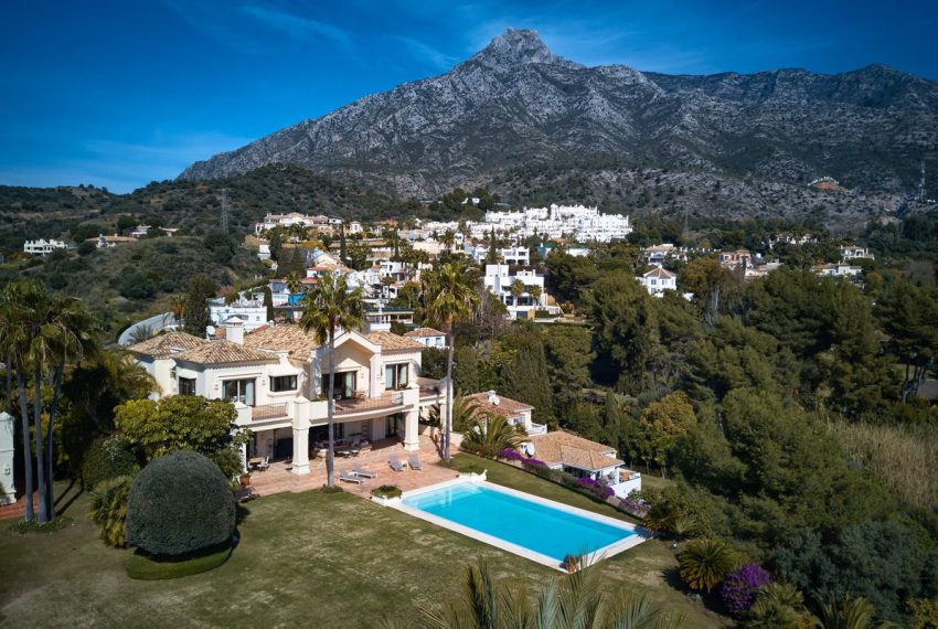 R4188226-Villa-For-Sale-Marbella-Detached-5-Beds-1022-Built