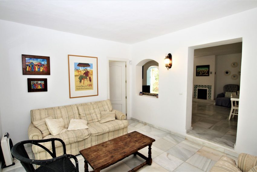 R4334983-Villa-For-Sale-Cabopino-Detached-4-Beds-201-Built-4