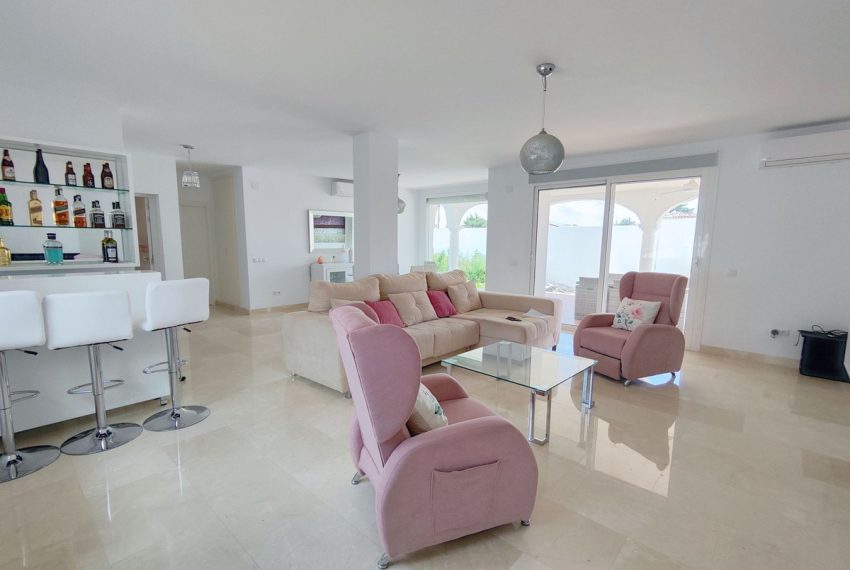 R4402273-Villa-For-Sale-Estepona-Detached-4-Beds-223-Built-13