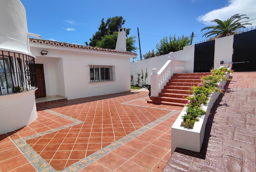 R4402273-Villa-For-Sale-Estepona-Detached-4-Beds-223-Built-16