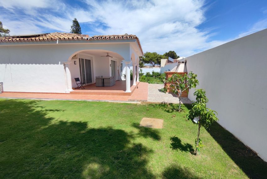 R4402273-Villa-For-Sale-Estepona-Detached-4-Beds-223-Built-5