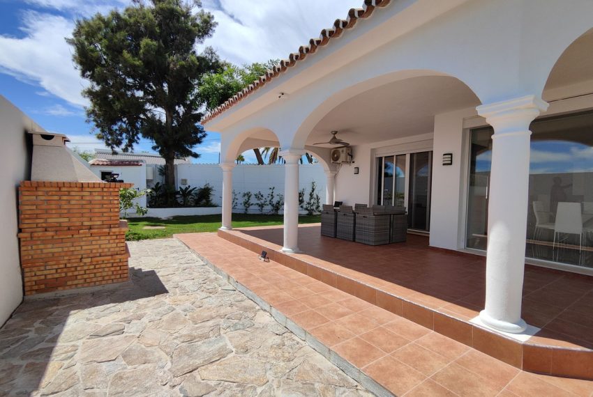 R4402273-Villa-For-Sale-Estepona-Detached-4-Beds-223-Built-6