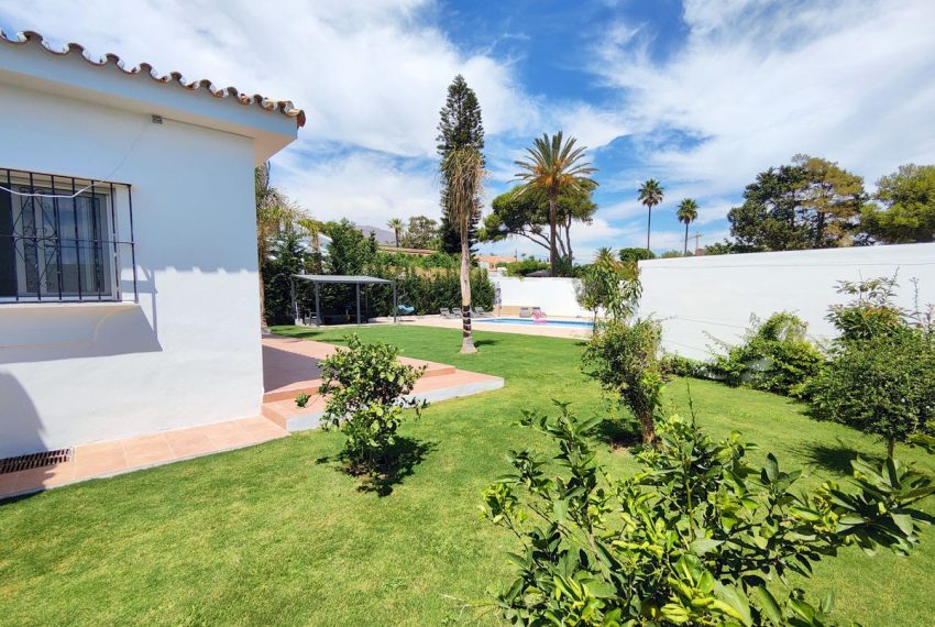 R4402273-Villa-For-Sale-Estepona-Detached-4-Beds-223-Built-7