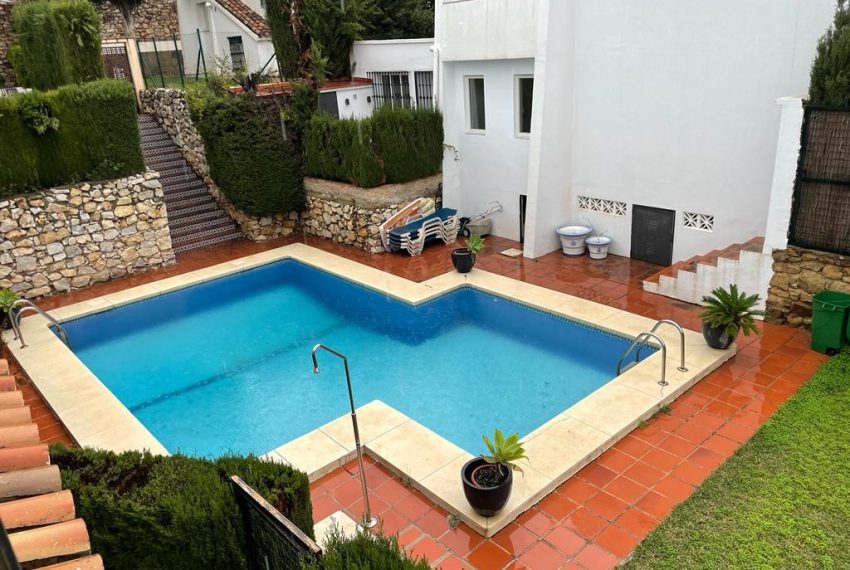 R4432924-Villa-For-Sale-Nueva-Andalucia-Detached-4-Beds-149-Built-1