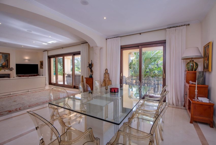 R4447306-Villa-For-Sale-Benahavis-Detached-6-Beds-645-Built-14