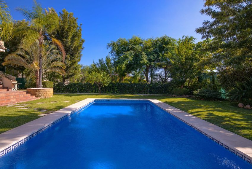 R4447306-Villa-For-Sale-Benahavis-Detached-6-Beds-645-Built-4