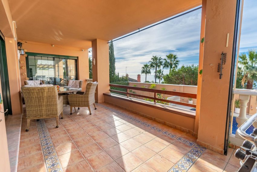 R4604809-Villa-For-Sale-Estepona-Detached-5-Beds-300-Built-8