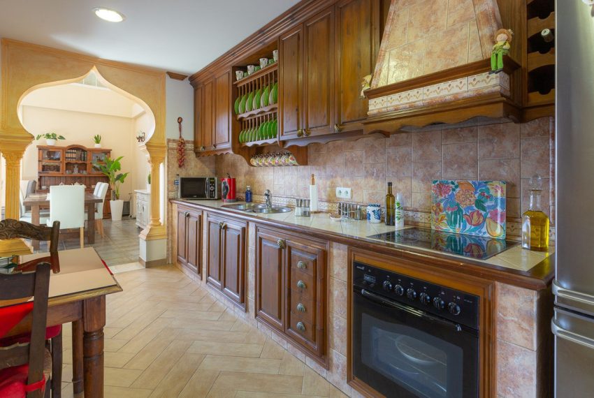 R4643812-Villa-For-Sale-Elviria-Detached-3-Beds-260-Built-5