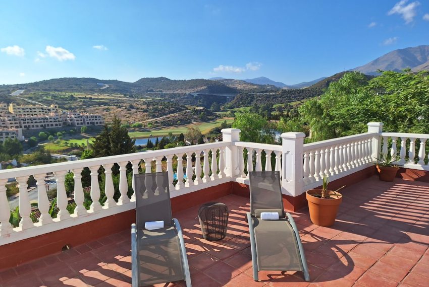 R4648042-Villa-For-Sale-Estepona-Detached-5-Beds-266-Built-9