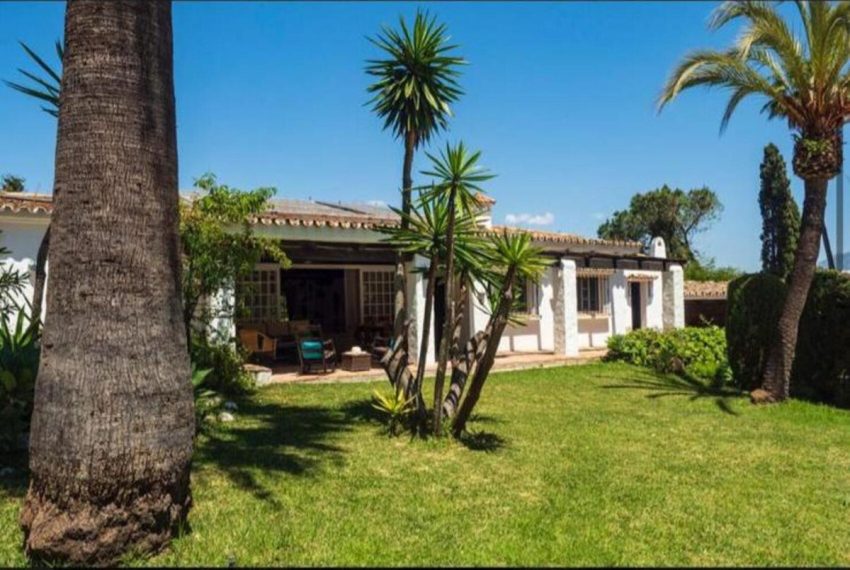 R4660930-Villa-For-Sale-Benahavis-Finca-14-Beds-1735-Built-2