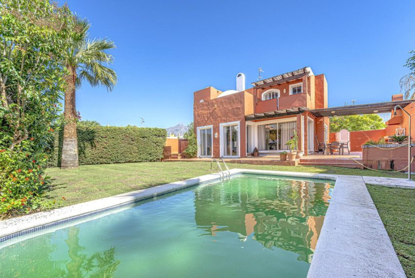 R4683508-Villa-For-Sale-Nueva-Andalucia-Detached-3-Beds-287-Built