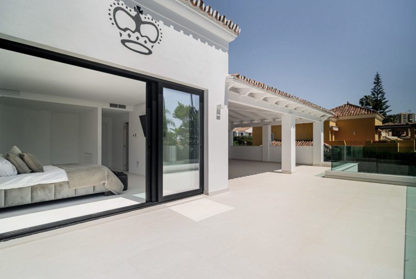 R4704397-Villa-For-Sale-Nueva-Andalucia-Detached-5-Beds-500-Built-18