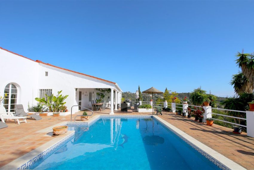 R4714012-Villa-For-Sale-Estepona-Detached-4-Beds-315-Built-12