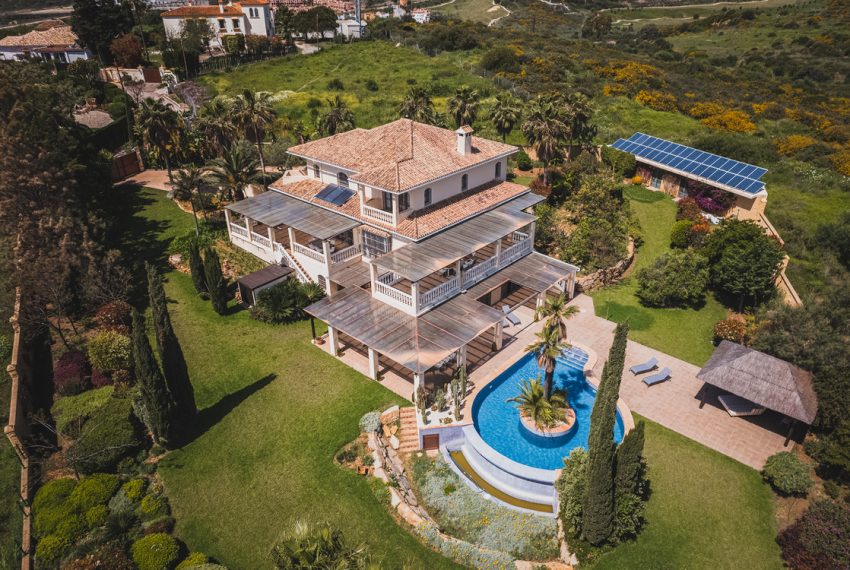 R4745128-Villa-For-Sale-Estepona-Detached-7-Beds-557-Built-1