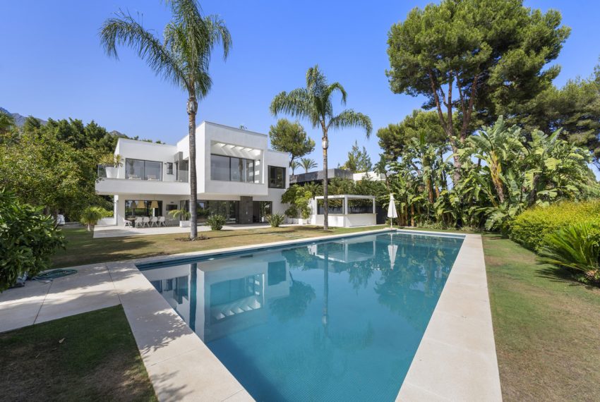 R4777819-Villa-For-Sale-Marbella-Detached-5-Beds-572-Built