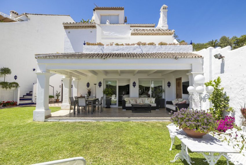 R4792639-Townhouse-For-Sale-Nueva-Andalucia-Terraced-4-Beds-255-Built