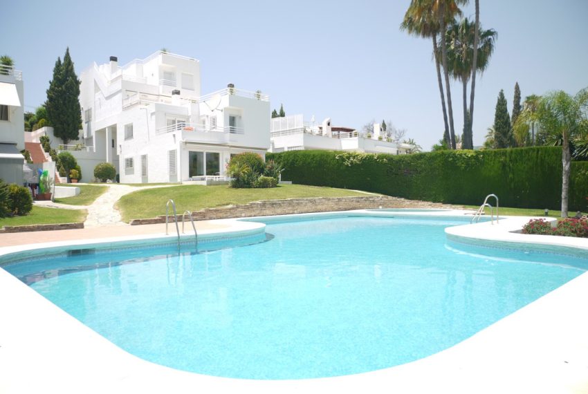 R4813546-Villa-For-Sale-Nueva-Andalucia-Semi-Detached-3-Beds-120-Built-3