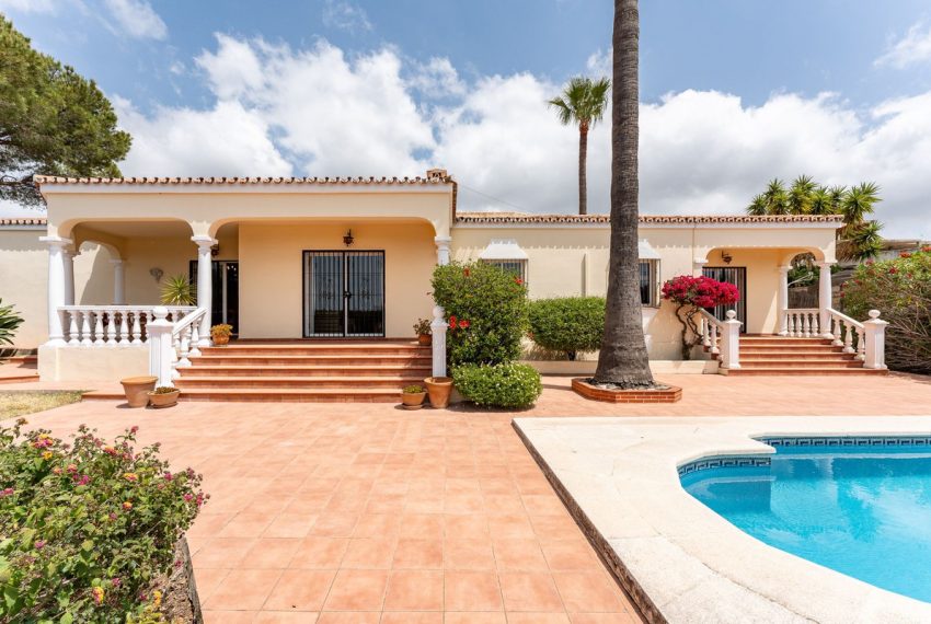 R4815658-Villa-For-Sale-Elviria-Detached-3-Beds-199-Built-1