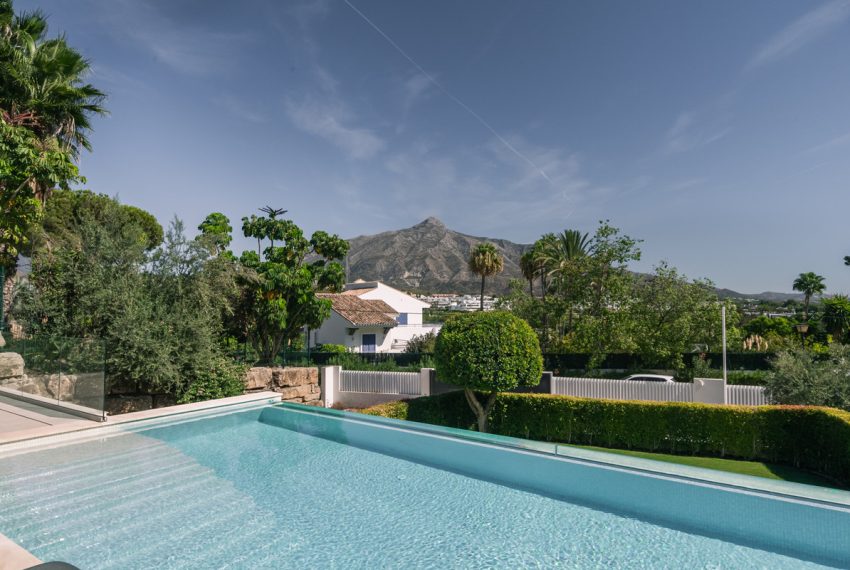 R4828888-Villa-For-Sale-Nueva-Andalucia-Detached-5-Beds-491-Built-15