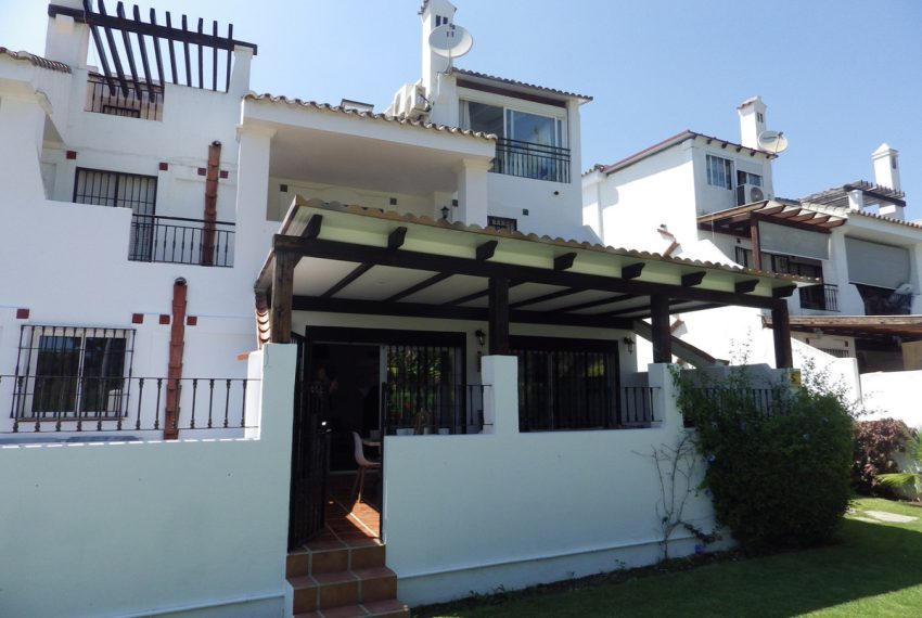 R4830913-Townhouse-For-Sale-Nueva-Andalucia-Terraced-5-Beds-160-Built-1