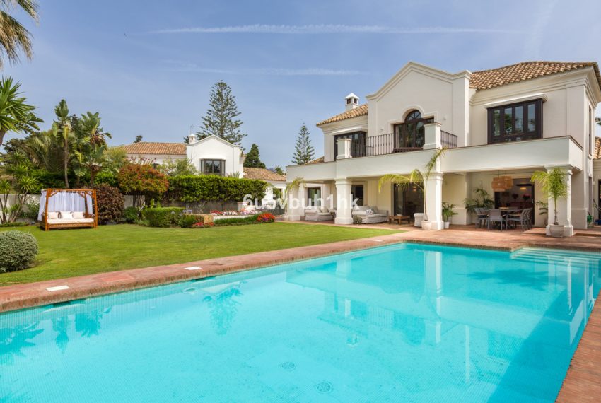 R4841407-Villa-For-Sale-Estepona-Detached-6-Beds-647-Built-1