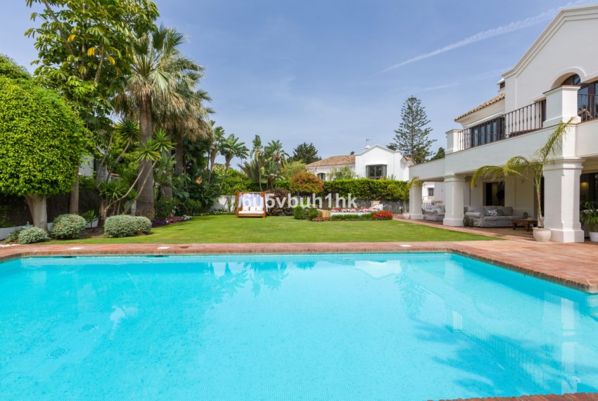 R4841407-Villa-For-Sale-Estepona-Detached-6-Beds-647-Built-2