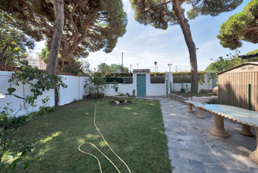 R4854436-Villa-For-Sale-Marbella-Detached-4-Beds-200-Built-3