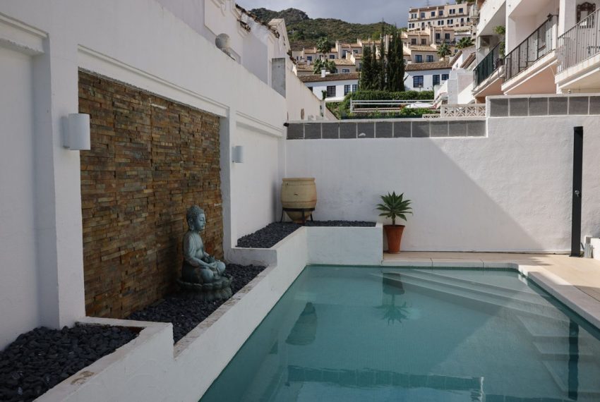 R4855330-Villa-For-Sale-Benahavis-Semi-Detached-4-Beds-184-Built