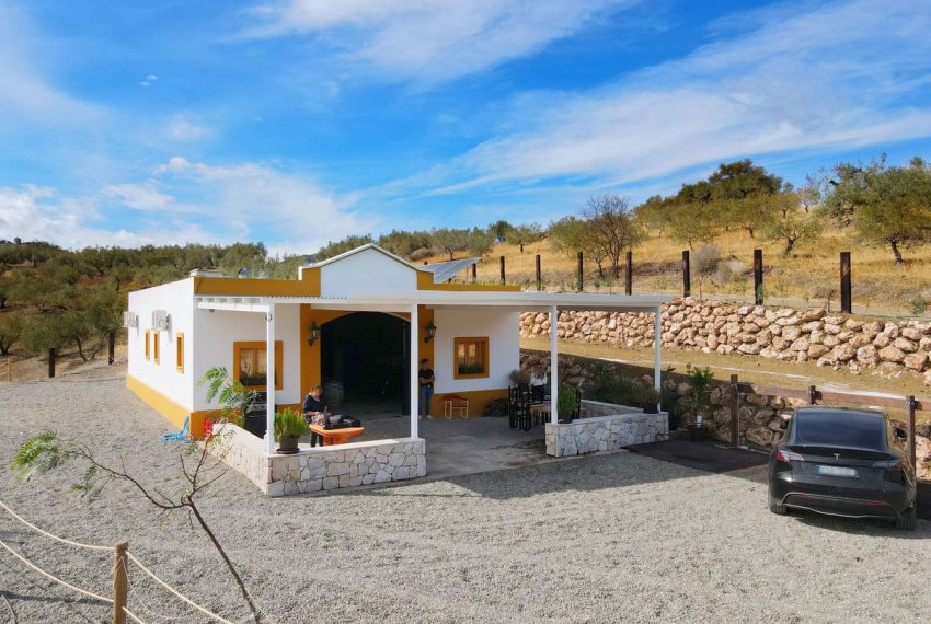 R4855498-Villa-For-Sale-Guaro-Finca-1-Beds-200-Built-15