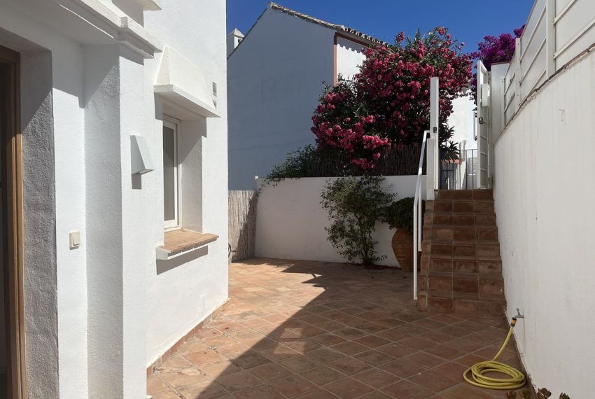 R4869037-Villa-For-Sale-Guadalmina-Alta-Semi-Detached-4-Beds-200-Built-13